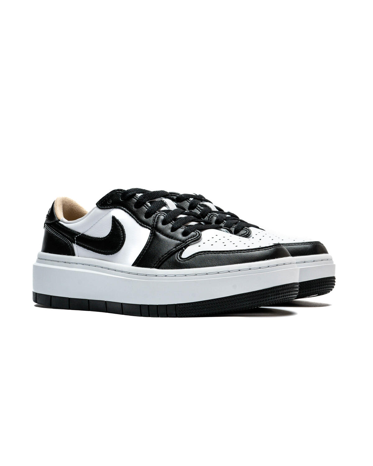 Black and white jordan air best sale force 1